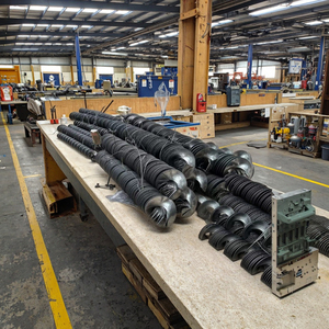 Yeni sürekli vida uçuş <span class=keywords><strong>Spiral</strong></span> konveyör helisel bıçak burgu mili soğuk haddeleme karbon malzeme taşıma ekipmanları parçaları - Product Image 4