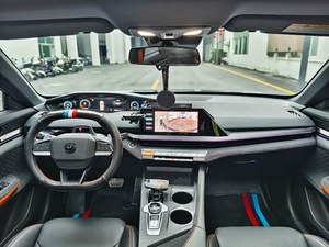 Changan UNI-V 2022, Auto Usado, Sedán Deportivo 1.5T, Volante a la Izquierda, Alerón Trasero Eléctrico, Vehículo Usado de Alta Calidad, Exportación desde China - Product Image 5