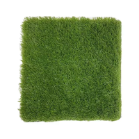 Gazon artificiel imperméable et résistant au feu à prix avantageux, tapis de gazon synthétique durable pour la décoration de jardins et de paysages extérieurs