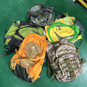 Sac à dos de randonnée d'<span class=keywords><strong>occasion</strong></span> de haute qualité A26 Chine, sacs mixtes de marques et sans marque, vente en gros de sacs usagés, sacs de voyage, sacs à usage quotidien - Product Image 1
