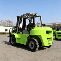 Chariot élévateur contrepoids FD80Z à succès, diesel haute efficacité avec mât à trois étages et fourches 1220x175mm pour la manutention des matériaux