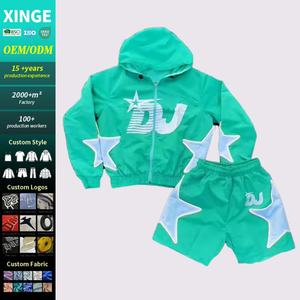 Ensemble de survêtement léger pour homme, personnalisé OEM, comprenant un sweat à capuche en nylon coupe-vent et un short de sport athlétique - Product Image 1