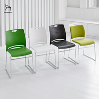 Chaise de bureau élégante EaseNeat avec coussin, empilable de haute qualité pour la formation