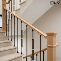 Design de balustres intérieurs DVN, garde-corps d'escalier moderne, balustrade et poteaux d'escalier modernes pour villa aux États-Unis