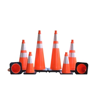Cône de signalisation routière en PVC pour la sécurité routière - Product Image 1