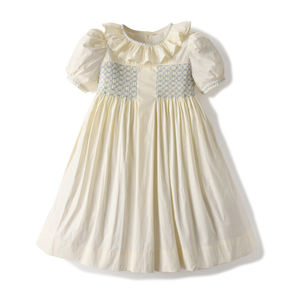 Usine personnalisée marque classique enfants fait à la main smocks robe en coton col à volants à manches courtes robes bébé fille robes smockées - Product Image 1