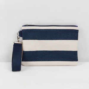 Pochette da Sera Boston <span class=keywords><strong>Bianca</strong></span> <span class=keywords><strong>e</strong></span> <span class=keywords><strong>Nera</strong></span> per Donna, Portamonete <span class=keywords><strong>e</strong></span> Porta Telefono, 1-1.9L, in Poliestere, Chiusura a Scatto, Piccola - Product Image 2