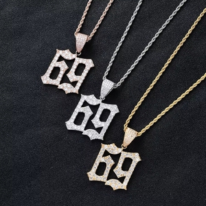 Modische Vergoldete Messing-Anhänger-Halskette im Hip-Hop-Stil mit Nummer <span class=keywords><strong>69</strong></span>-Form und Zirkonia-Besatz für Jubiläen - Product Image 1