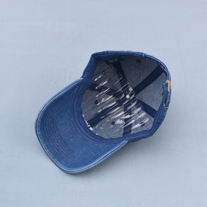 Casquettes de baseball sportives non structurées à 6 panneaux en denim de coton délavé brodé effet vieilli, à visière incurvée, avec lettres, prix d'usine - Product Image 3