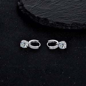 ต่างหูเงินแท้ S925 ประดับโมอิสซาไนต์ ขายส่งแบบคู่ ต่างหูแบบติดหู ดีไซน์หรูหราเบาๆ ต่างหูโมอิสซาไนต์ - Product Image 4