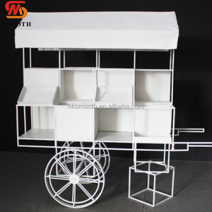 Chariot à fleurs vintage en métal blanc lisse avec roues et auvent, dernier modèle, chariot de rangement multi-compartiments pour bonbons de mariage en extérieur - Product Image 3