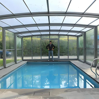 Motorisierte Maßgefertigte Einziehbare Aluminium-Poolüberdachung Wasserdichte Polycarbonat-Schwimmbadabdeckung Außen-Sonnenraum für den Garten