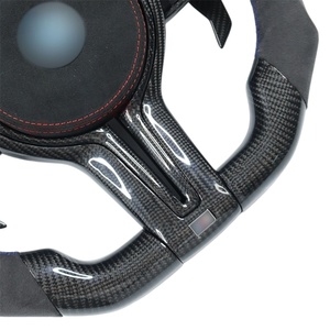 Volant en fibre de carbone LED personnalisé de haute qualité pour BMW M3 M4 Série 3 Série 4 avec palettes de changement de vitesse et garniture en carbone - Product Image 3