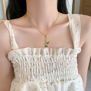 Collar Clásico con Colgante de Pedrería en Forma de Abanico, Chapado en Cobre con Borla de Oro Real - Product Image 2