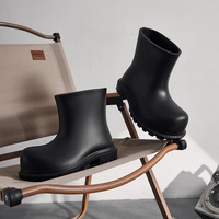 Nouvelles bottes de neige imperméables à plateforme et bout épais, style mi-mollet, pour couple, avec tige en EVA – Fabriquées en Chine