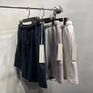 กางเกงขาสั้นผู้ชายคุณภาพสูง คอลเลคชั่นฤดูใบไม้ผลิ/ฤดูร้อน 2022 ลายปักตัวอักษร สไตล์ฮิปฮอป แบรนด์ดีไซเนอร์สุดหรู กางเกงขาสั้น Ess แบบสั่งทำพิเศษสำหรับผู้ชาย - Product Image 3