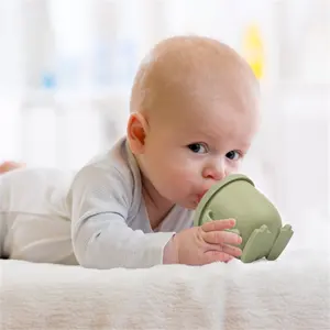 Grosir makanan silikon bayi makanan ringan cangkir dengan pegangan anak-anak balita anak-anak air minum pelatihan Sippy Cup