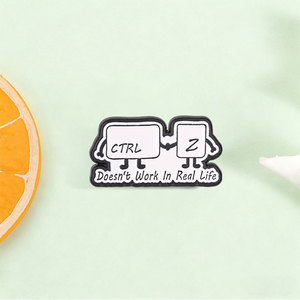 Pin de Solapa Personalizado CTRL <span class=keywords><strong>Z</strong></span>, Insignia Metálica con Tecla de Teclado, Humor Divertido de Oficina, Regalo Creativo para Programadores - Product Image 1