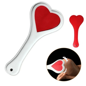 M-P4003 Paleta BDSM de Cuero en Forma de Corazón con Púas para Castigo de Parejas, Juego de Picardías Intenso, Paleta BDSM de Cuero Liso - Product Image 1