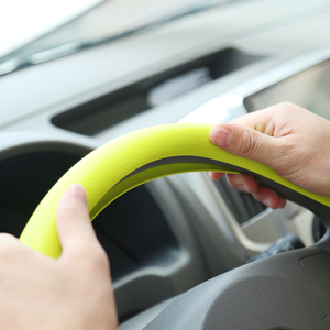 Cubierta protectora para <span class=keywords><strong>volante</strong></span> de coche antideslizante impermeable de silicona de tamaño Universal precio de fábrica al por mayor - Product Image 1