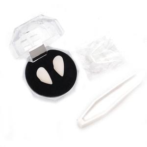 BOÎTE Horrible Clown Amusant Robe <span class=keywords><strong>Vampire</strong></span> Dents <span class=keywords><strong>de</strong></span> Prothèse Fête D'halloween Zombie Prothèses Dentaires Accessoires Cosplay Diable Crocs Dents Grillz - Product Image 5