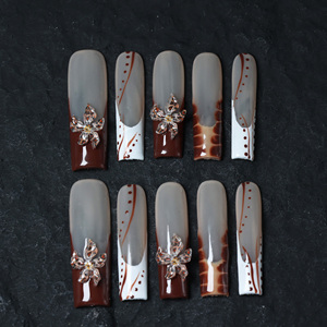 Uñas acrílicas artesanales de alta gama al por mayor, uñas postizas cuadradas de cobertura completa, acabado ombré, flores 3D, personalizables. - Product Image 3