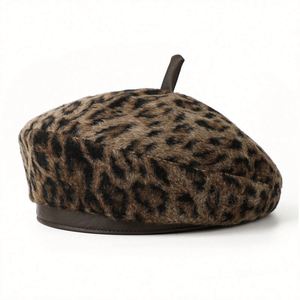 หมวกเบเร่ต์ลายเสือดาวสำหรับผู้หญิงแฟชั่นฤดูหนาว - Product Image 1