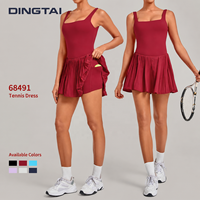Robe de sport plissée à dos échancré et col carré pour femme, sans manches, avec short intégré, poches latérales, effet deux pièces, coussinets amovibles