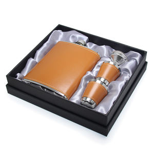 Set de Petaca Portátil de 8oz con 1 Embudo y 2 Vasos de Chupito, Botella de Acero Inoxidable para Whisky y Vino, Set de Petaca de Viaje para Regalo - Product Image 3