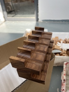 Porte-taco en bois <span class=keywords><strong>de</strong></span> <span class=keywords><strong>noyer</strong></span> Temaki avec logo personnalisé Support en bois - Product Image 5