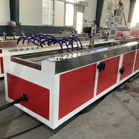 Ligne d'extrusion de profilés de fenêtres et de portes en PVC pour les systèmes de cadres de fenêtres en PVC et UPVC et la production d'extrusion architecturale