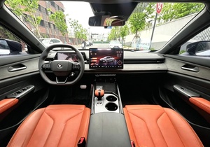 Changan UNI-V 2.0T 8AT Edición Jinqing 2025, Auto Usado, 10000 km, Bajo Kilometraje, Volante a la Izquierda, Sedán Deportivo Fastback, Vehículo de Gasolina para Exportación - Product Image 4