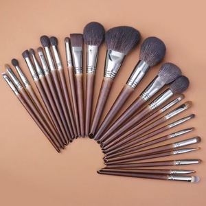Ensemble de pinceaux de maquillage personnalisable YRX Professional de 24 pièces, manches en bois, virole en aluminium, poils synthétiques doux pour - Product Image 2