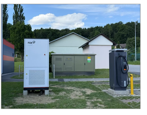 ระบบกักเก็บพลังงาน FOX ESS C&I LiFePO4 100kW/215kWh แบบระบายความร้อนด้วยของเหลว ตู้ควบคุมแบบติดตั้งบนโครงข่าย สำรองไฟฟ้า จัดส่งรวดเร็ว - Product Image 1