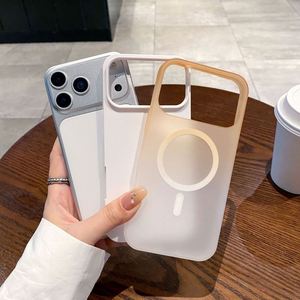 เคสโทรศัพท์แบบแม่เหล็กไร้สายสัมผัสนุ่มหรูหราสำหรับ iPhone 17 Air 12 13 14 15 17 Pro Max 16 Plus ลายไล่สี ป้องกันการกระแทก - Product Image 1