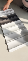 Panneau de revêtement mural/plafond rainuré en composite WPC imitation bois pour la décoration intérieure des chambres, hôpitaux et entrepôts