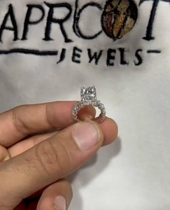 Anillo de Compromiso con Diamante Cultivado en Laboratorio de Corte Radiante de 5 Quilates, Certificado por IGI, Oro Blanco de 14K, Clásico Solitario para Novia, Marca APRICOT JEWELS - Product Image 6