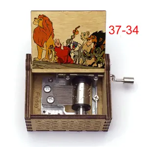 Groothandel Kleur Print Custom Lied Voel Je De Liefde Vanavond Anime Film De Lion King Simba Hout Hand Crank muziekdoos 37