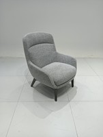Fauteuil de détente rembourré de haute qualité, fauteuil simple en tissu moderne avec pieds en bois massif pour la maison et l'hôtel