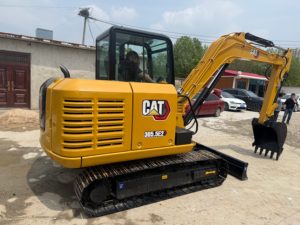 รถขุดตีนตะขาบขนาดเล็ก CAT 305.5E2 มือสอง ของแท้จาก Caterpillar น้ำหนัก 5.5 ตัน เครื่องยนต์ไฮดรอลิก เหมาะสำหรับงานก่อสร้างถนนในฟาร์ม - Product Image 5