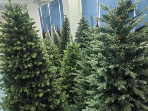 شجرة عيد الميلاد الاصطناعية الصديقة للبيئة بقاعدة قائمة من البولي إيثيلين والبولي فينيل كلوريد عالية الجودة للديكور الداخلي المنزلي بسعر الجملة من المصنع - Product Image 5