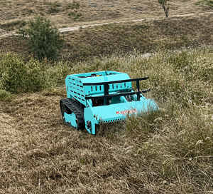 Tondeuse robot à chenilles télécommandée Diesel, largeur de coupe 800 mm, autopropulsée, pour vergers, collines, fermes et jardins - Product Image 4