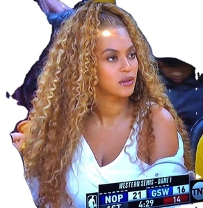 Divaswigs <span class=keywords><strong>Peluca</strong></span> de Encaje Completo <span class=keywords><strong>Beyonce</strong></span> Rubio Miel 27, Cabello Humano, <span class=keywords><strong>Peluca</strong></span> de Encaje Frontal Brasileña Rizada Afro Virgen - Product Image 6