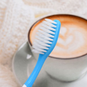 יצרן מברשות שיניים מפלסטיק עם זיפים בינוניים-רכים, מותג פרטי בהתאמה אישית, מחיר זול וסיטונאי הטוב ביותר - Product Image 4