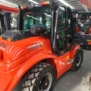 Mới linglong tích hợp 4 tấn CE chứng nhận EPA chứng nhận xe nâng DIESEL Bốn bánh xe nâng off-road - Product Image 1