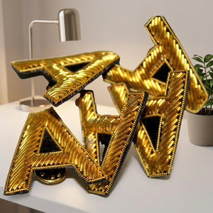 Broche Pequeño de Moda con Letras del Alfabeto ABC Bordadas en Hilo Metálico, Color Personalizado, Gama de Letras Francesas de la A a la Z, Trabajo en Oro - Product Image 1