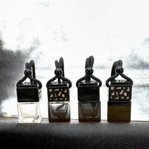 Venta al por mayor de botellas de vidrio vacías de 8 ml con degradado negro para difusor colgante de coche, contenedor cuadrado de aromaterapia y perfume con tapa hueca - Product Image 3