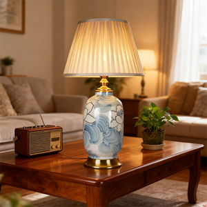Lampe vase en céramique blanche de luxe de style américain LED lamo de table funky pour décoration de chambre de chevet de filles - Product Image 2