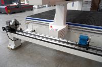 Routeur CNC 9KW 4 axes 1325/1530 avec changeur d'outils automatique 180 °   Routeur CNC à tête pivotante pour la découpe du bois, machine de gravure 3D