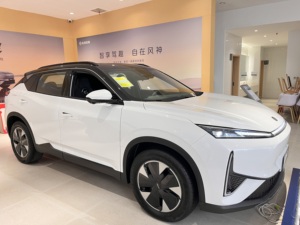 Dongfeng Aeolus L7 2025 Versión Enjoyment 518KM - Autonomía CLTC de 518 km, Batería de 61.2 kWh, Velocidad Máxima de 160 km/h - Product Image 2